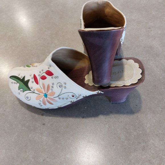 SPRING Women's Ivory Floral Embroidered Leather Platform Mules/Clogs Size 7.5M - Picture 10 of 10